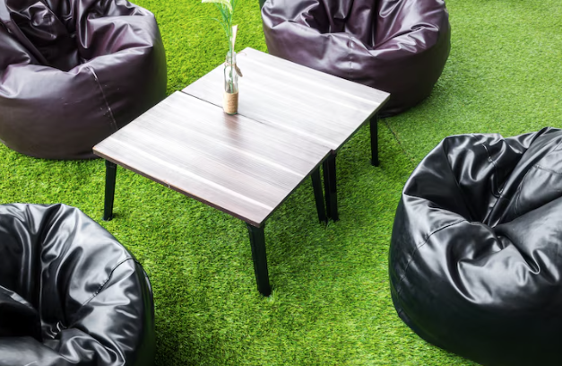 Qual a melhor grama sintética externa? Saiba o que comparar antes da compra